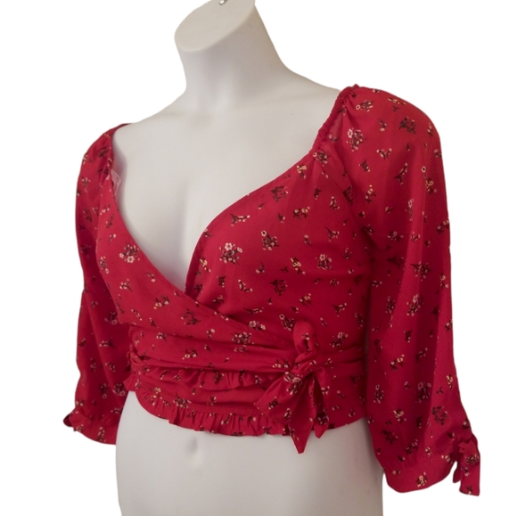 Guess Crossover Crop Top Size XS Red Floral - Picture 4 of 6